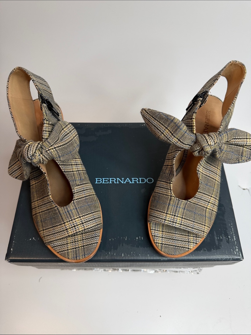 Bernardo Luna Glen Plaid Knot Slingback Mules. Size 7